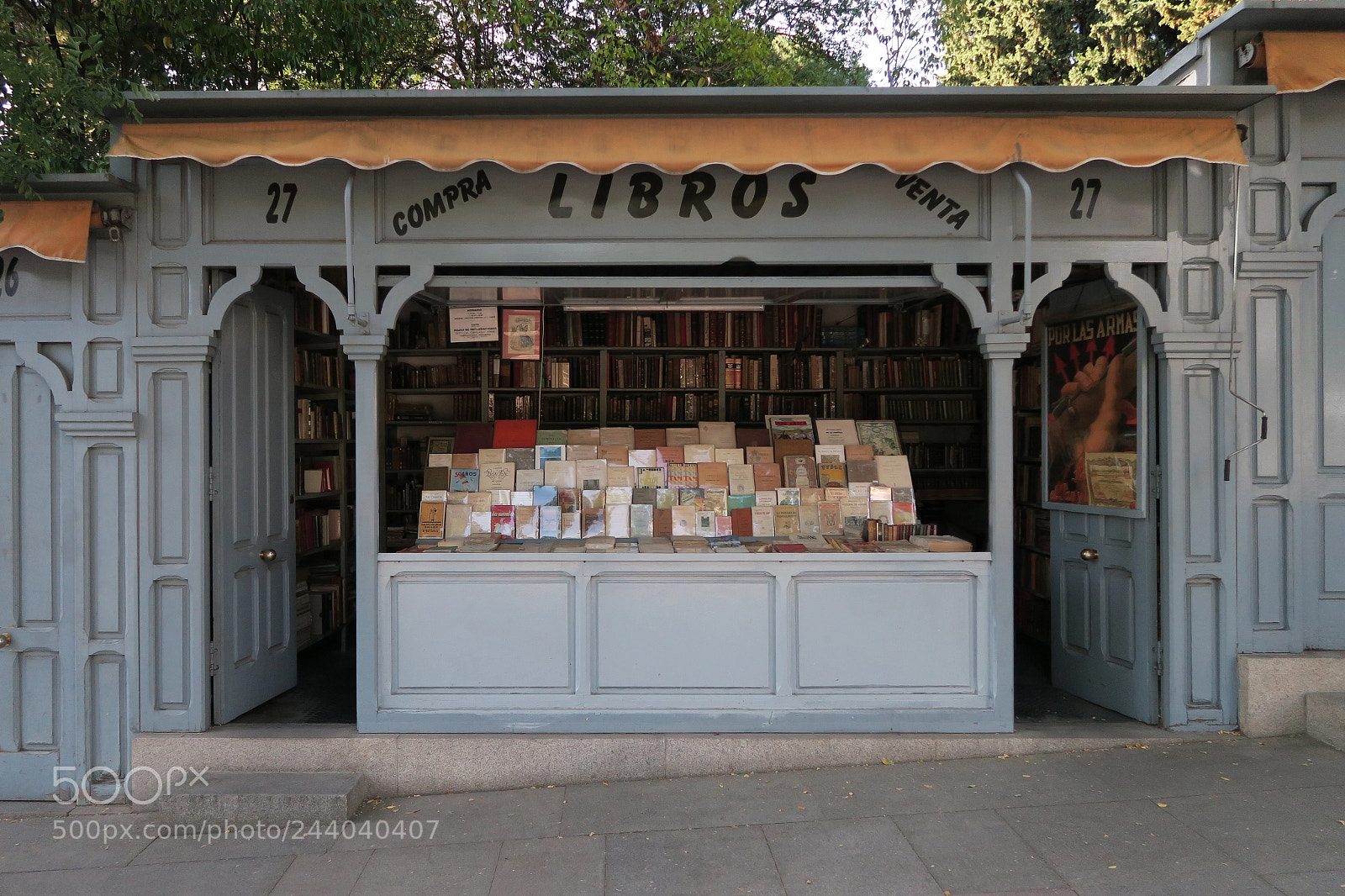 Canon PowerShot G7 X sample photo. Permanent street book fair photography