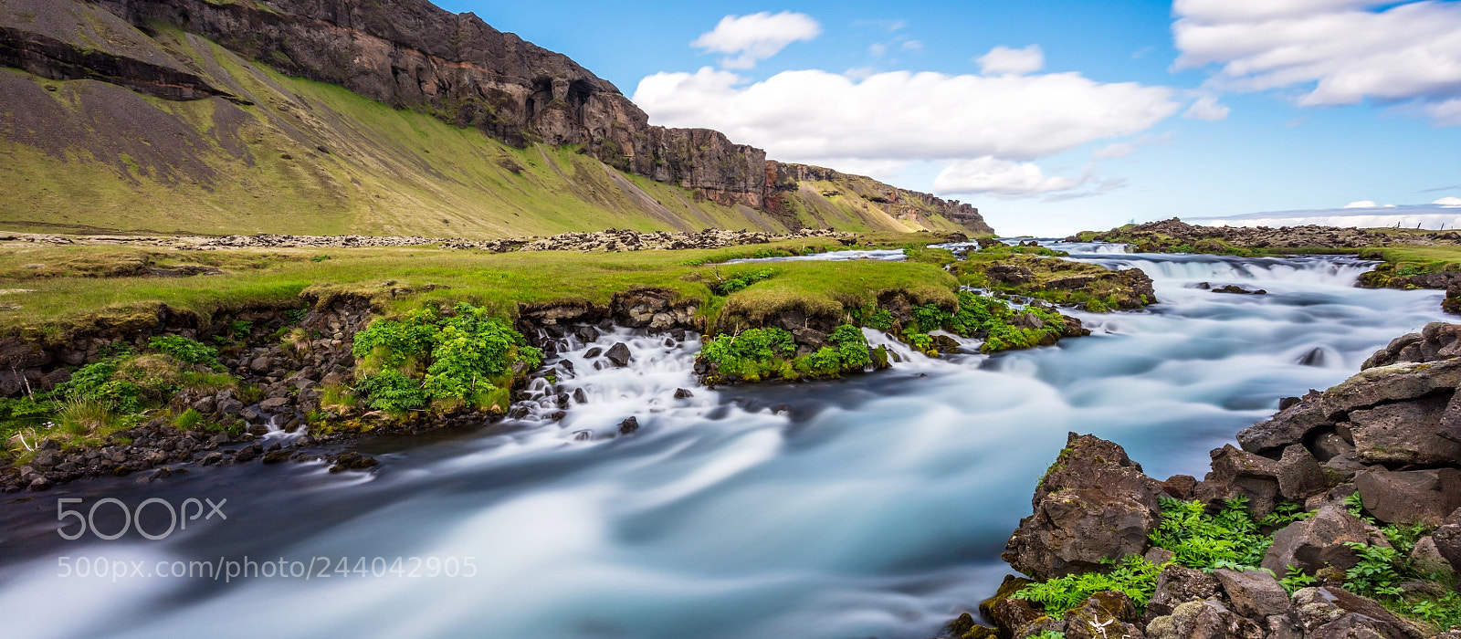 Canon EOS 5DS sample photo. Icelandic road view photography