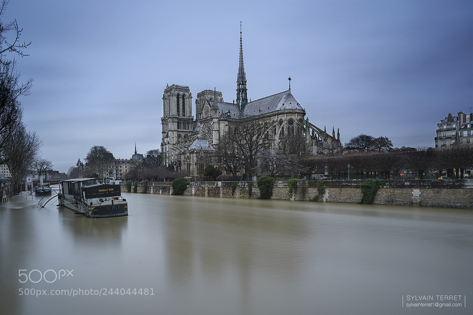 Sony a7R sample photo. Paris seineencrue photography