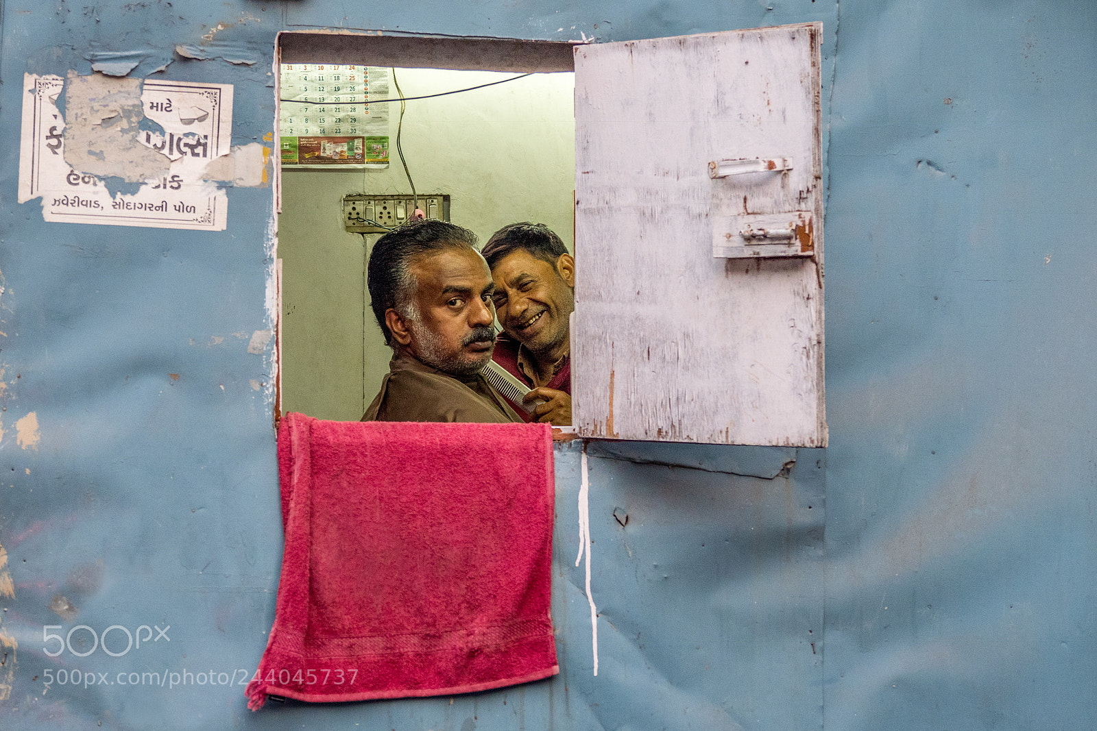 Olympus PEN-F sample photo. Man having a haircut photography