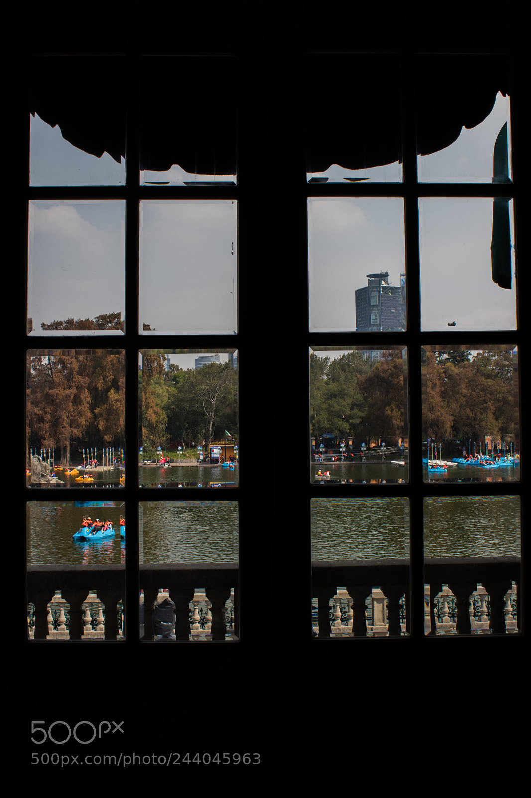 Canon EOS 77D (EOS 9000D / EOS 770D) sample photo. City lake photography