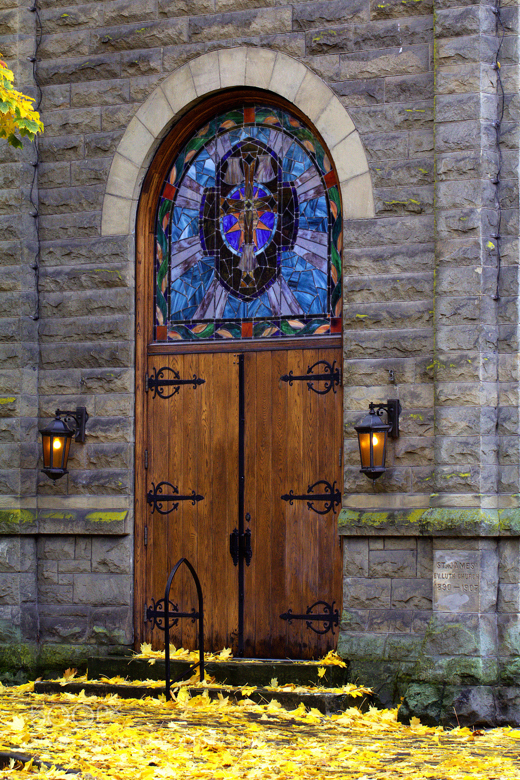 Canon EOS 550D (EOS Rebel T2i / EOS Kiss X4) sample photo. St james church, portland photography