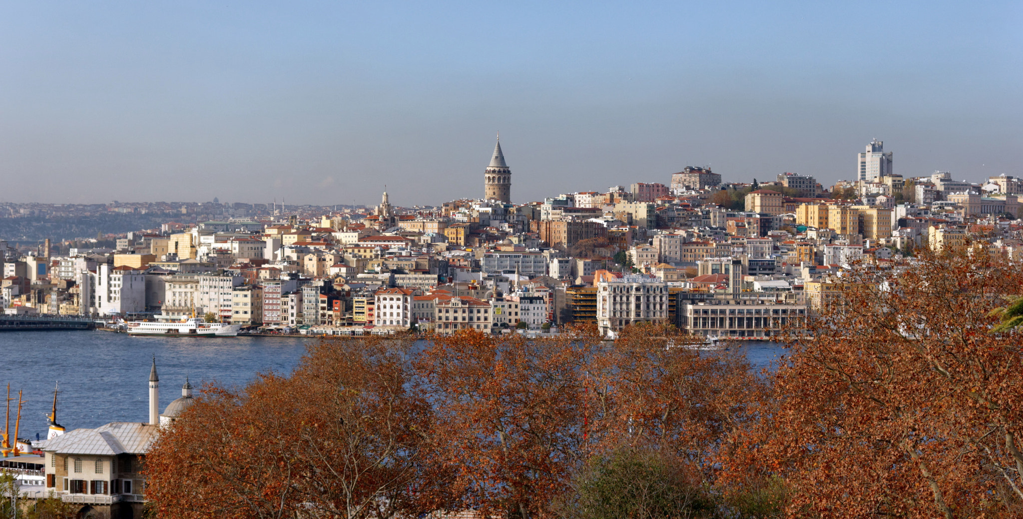 Canon EOS 550D (EOS Rebel T2i / EOS Kiss X4) + Sigma 50-200mm F4-5.6 DC OS HSM sample photo. Istanbul. galata tower photography