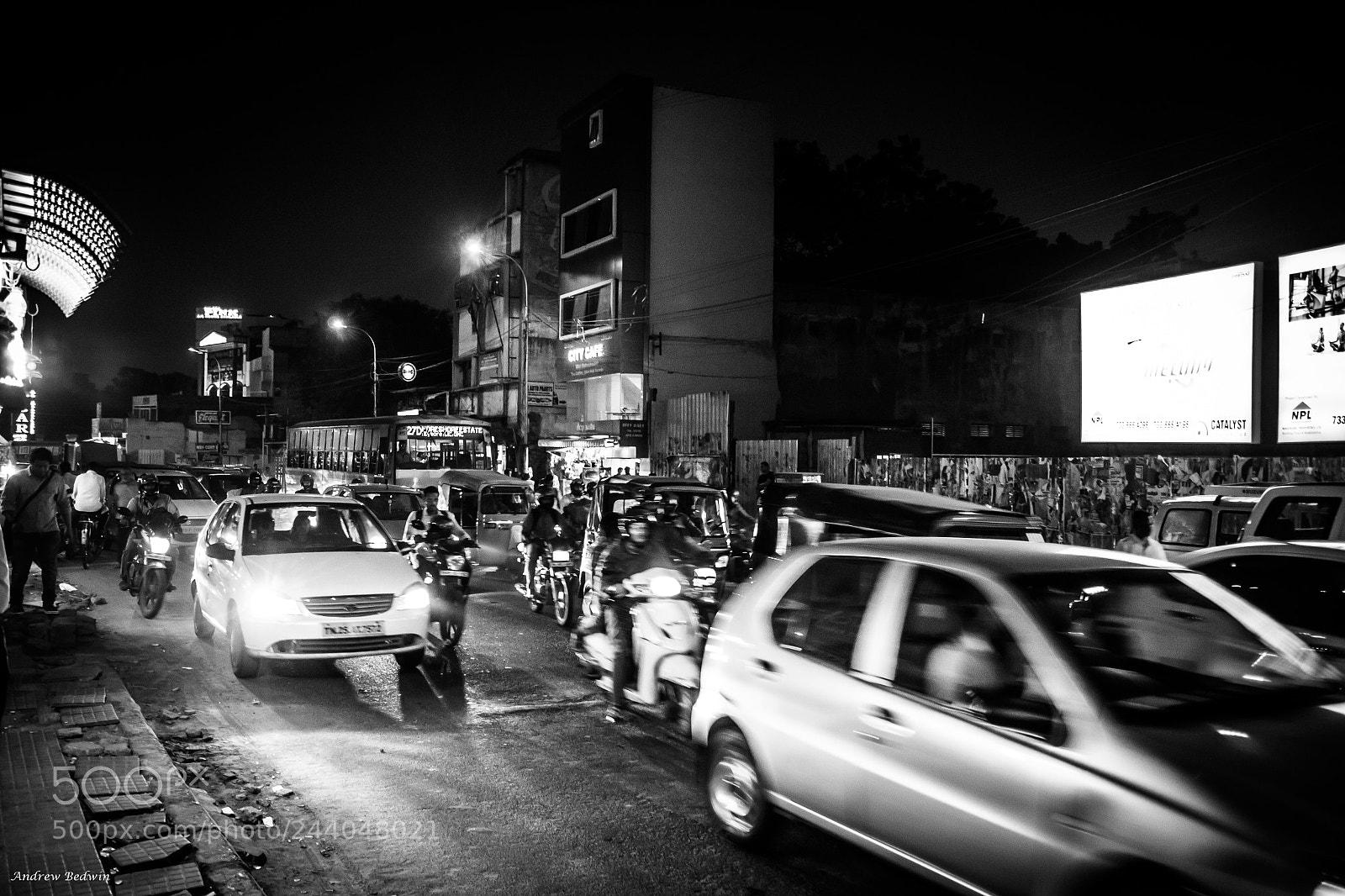 Canon EOS 500D (EOS Rebel T1i / EOS Kiss X3) sample photo. Chennai traffic photography