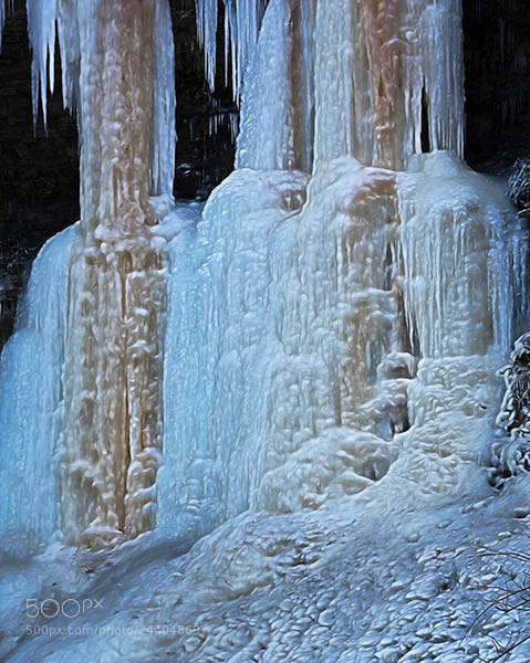 Olympus OM-D E-M1 sample photo. Pillars of ice photography