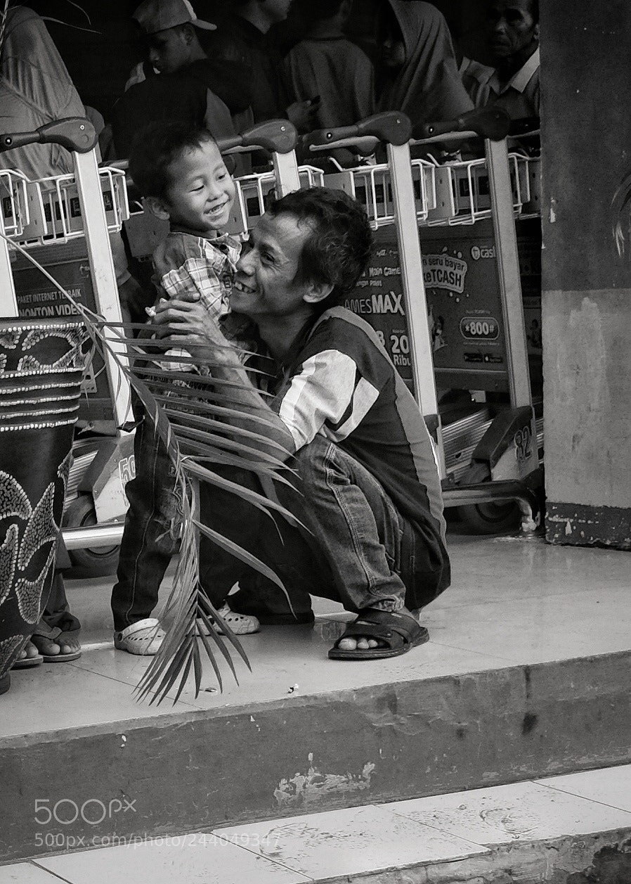 Fujifilm X70 sample photo. Happy faces photography