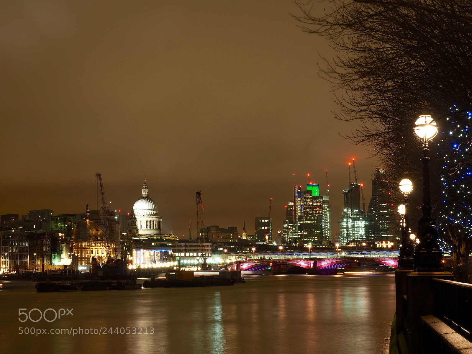 Olympus OM-D E-M5 II sample photo. Misty london photography