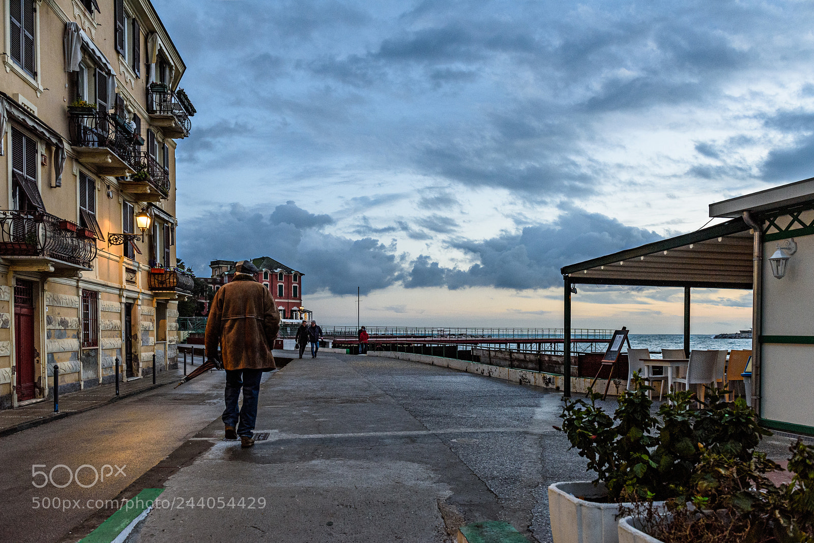 Nikon D810 sample photo. Evening walk in rapallo photography