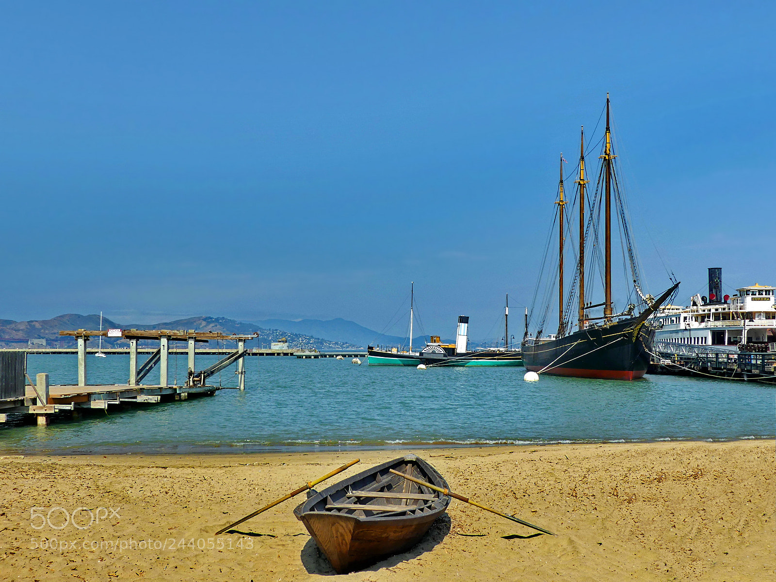Panasonic Lumix DMC-FZ300 sample photo. I love boats photography