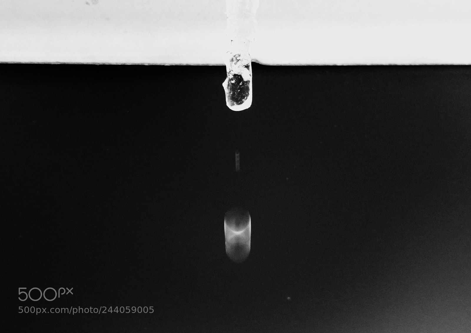 Google Pixel XL sample photo. An ice water drop photography