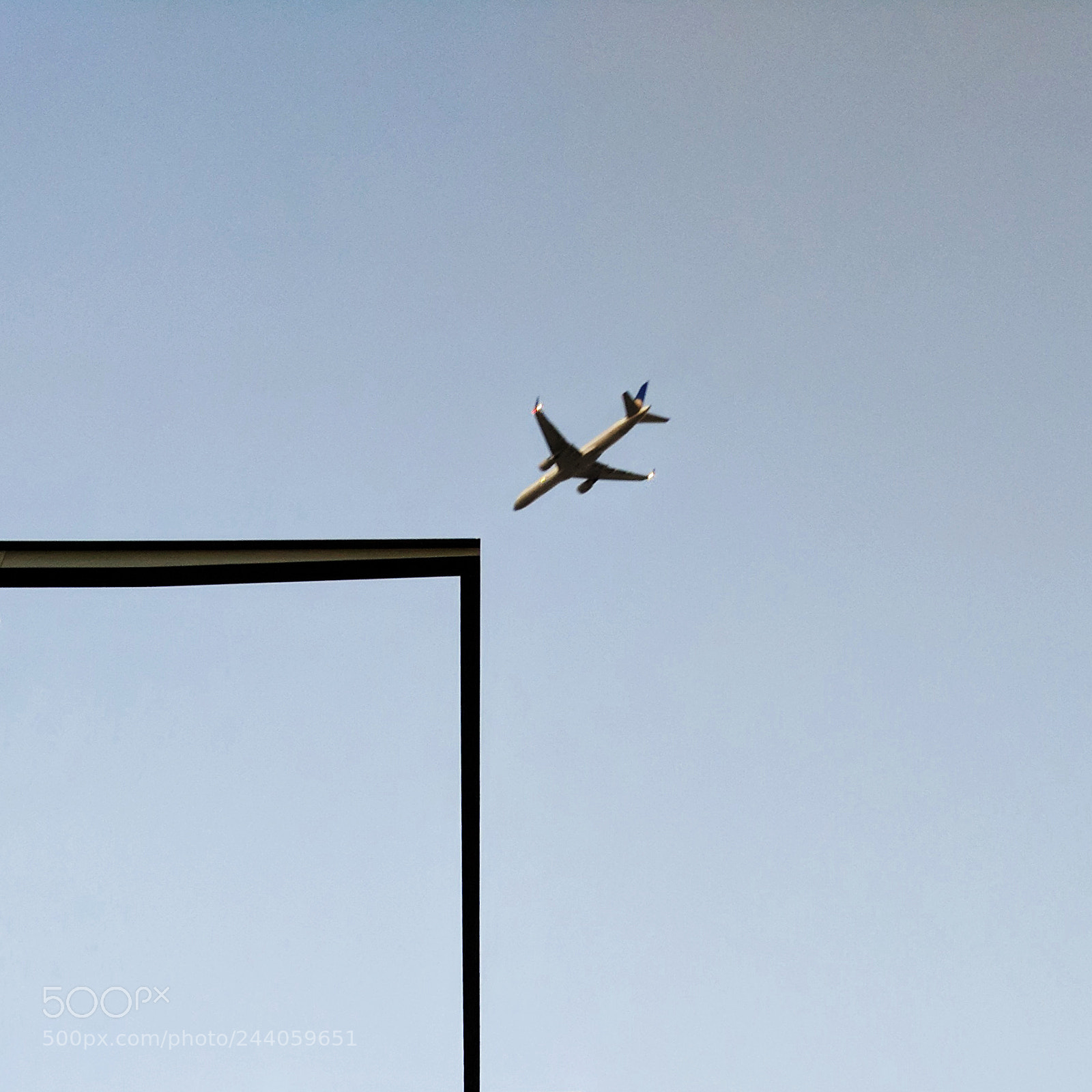 Google Pixel XL sample photo. An airplane photography