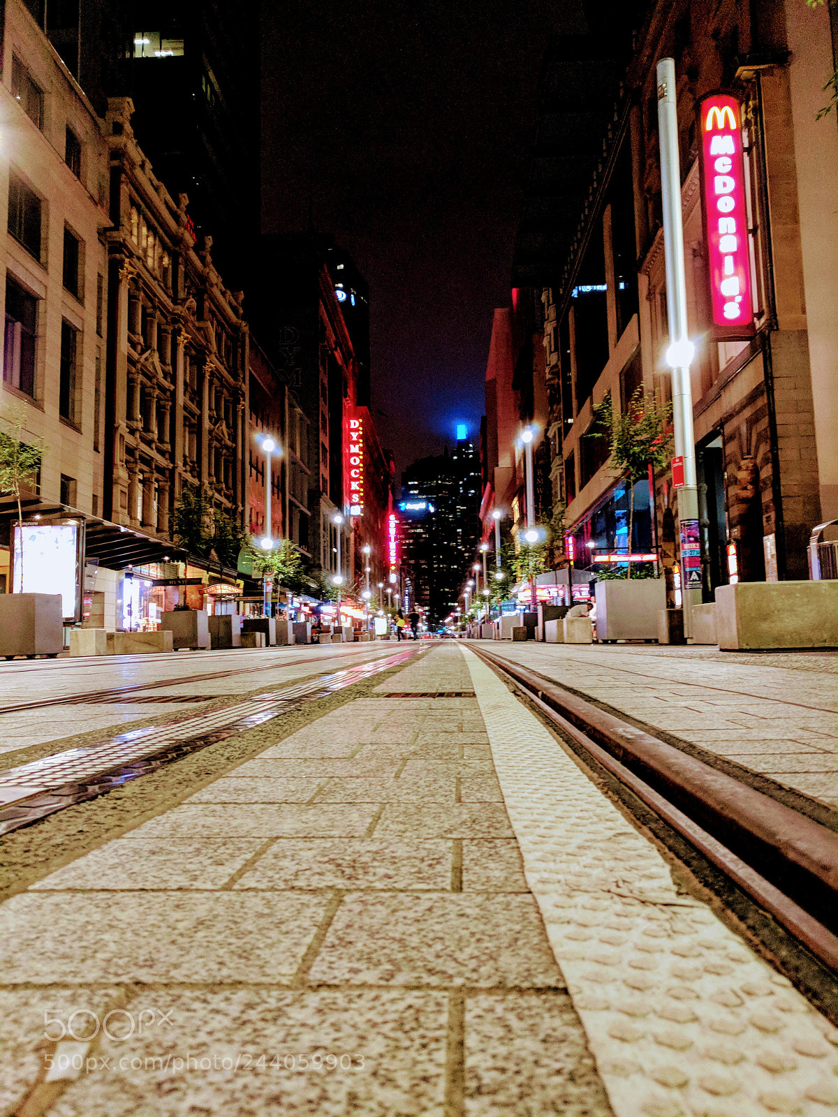 Google Pixel sample photo. City tracking photography