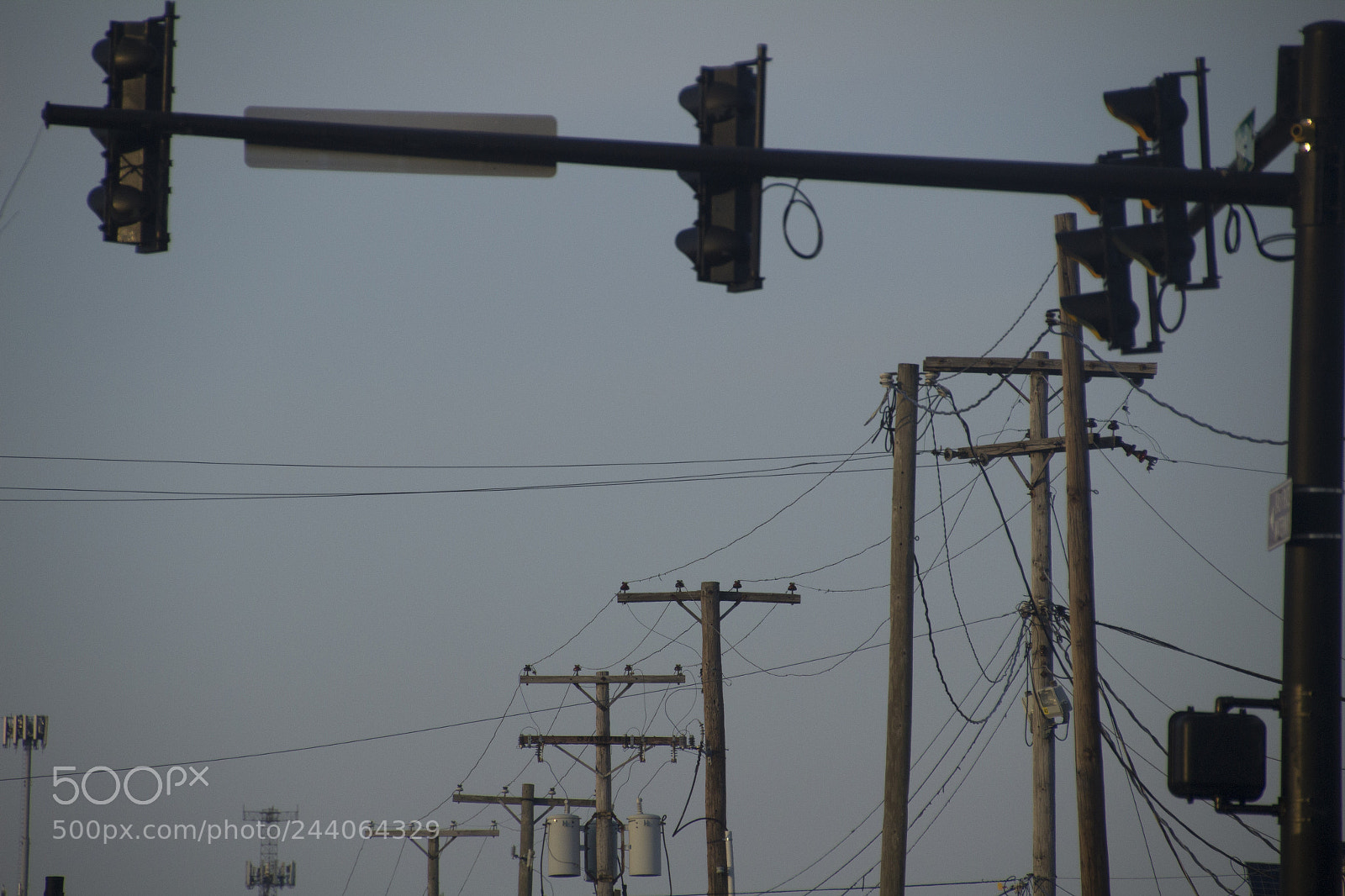 Canon EOS 1200D (EOS Rebel T5 / EOS Kiss X70 / EOS Hi) sample photo. Electricity and street lights. 電力和路燈。 電気と街灯。 photography