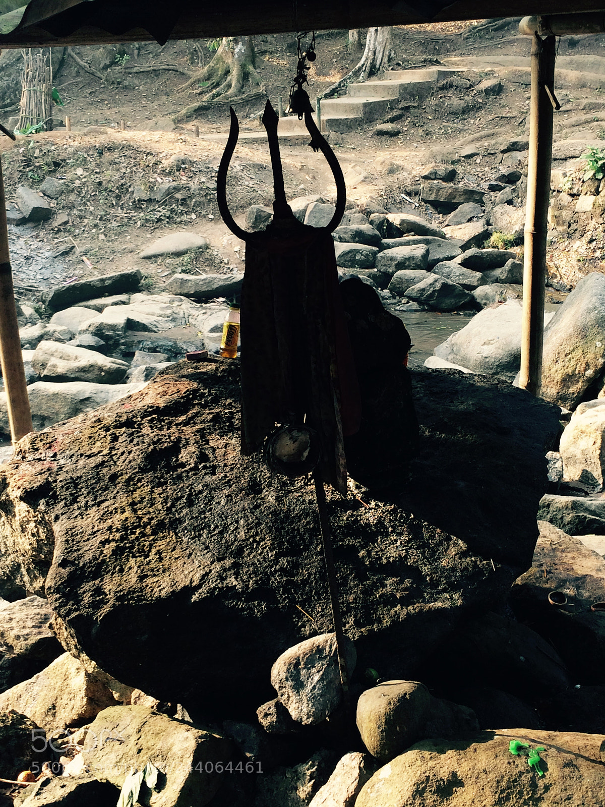 Apple iPhone 5s sample photo. The lord's weapon photography