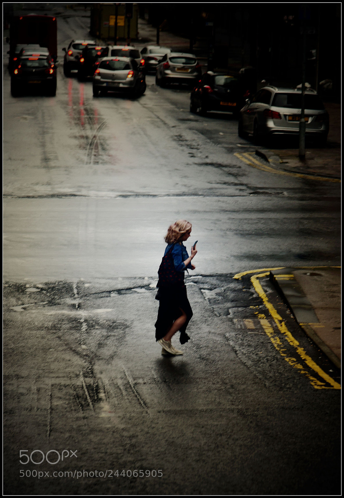 Nikon AF-S Nikkor 24-120mm F4G ED VR sample photo. Crossing the road photography