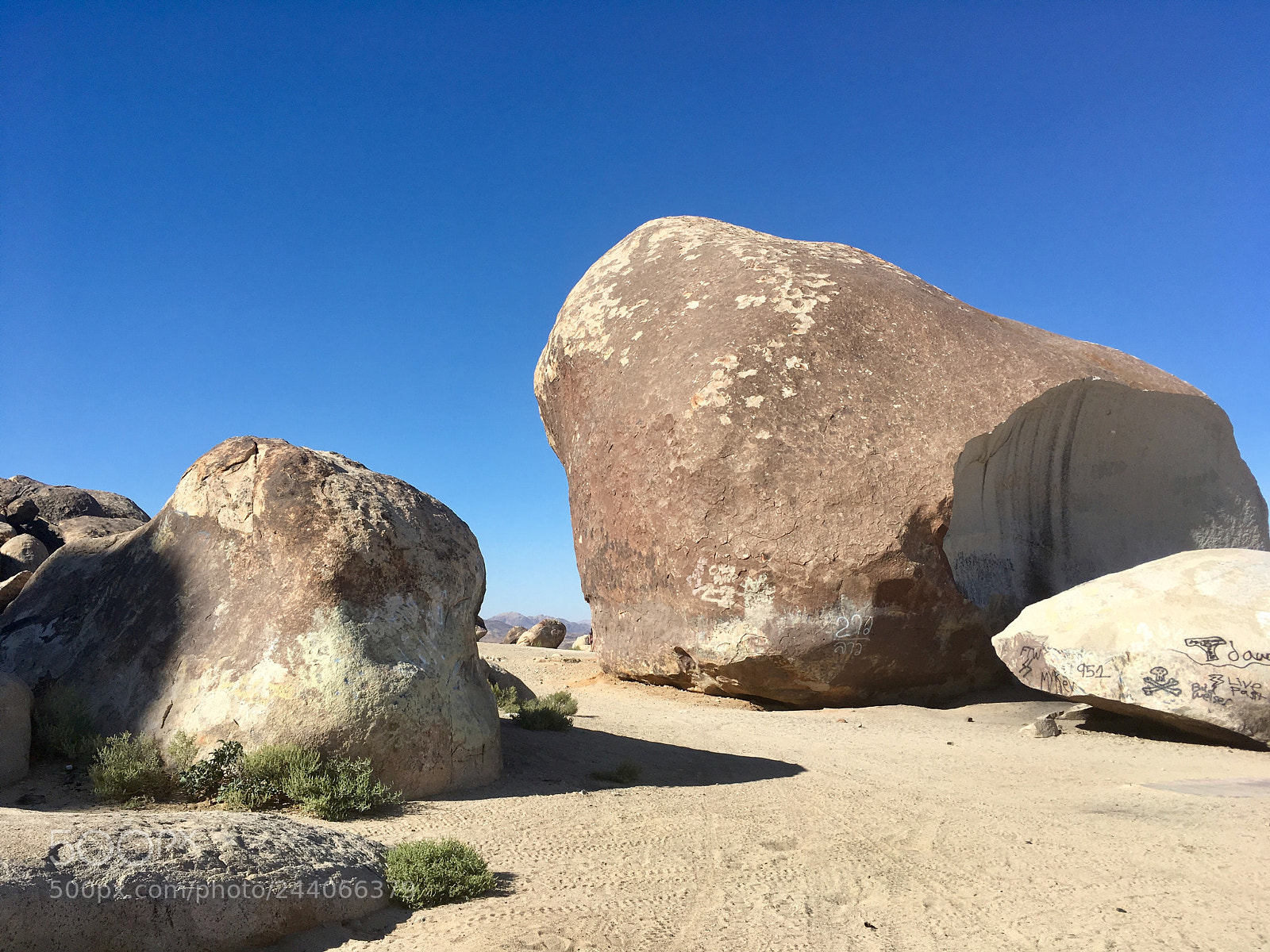 Apple iPhone SE sample photo. Giant rock, the largest photography
