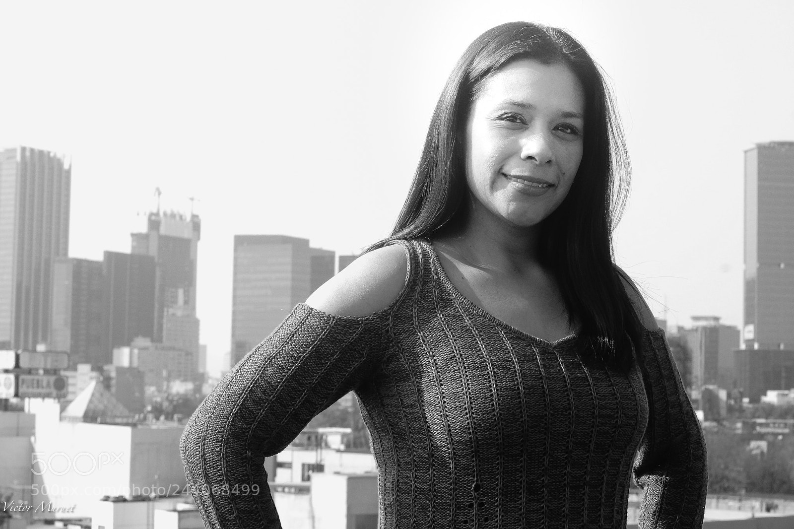 Sony SLT-A77 sample photo. Ericka en la banca photography
