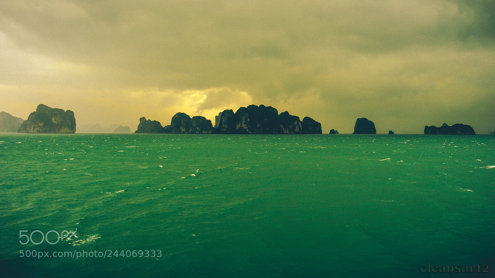 Sony a7 II sample photo. Halong bay misty photography