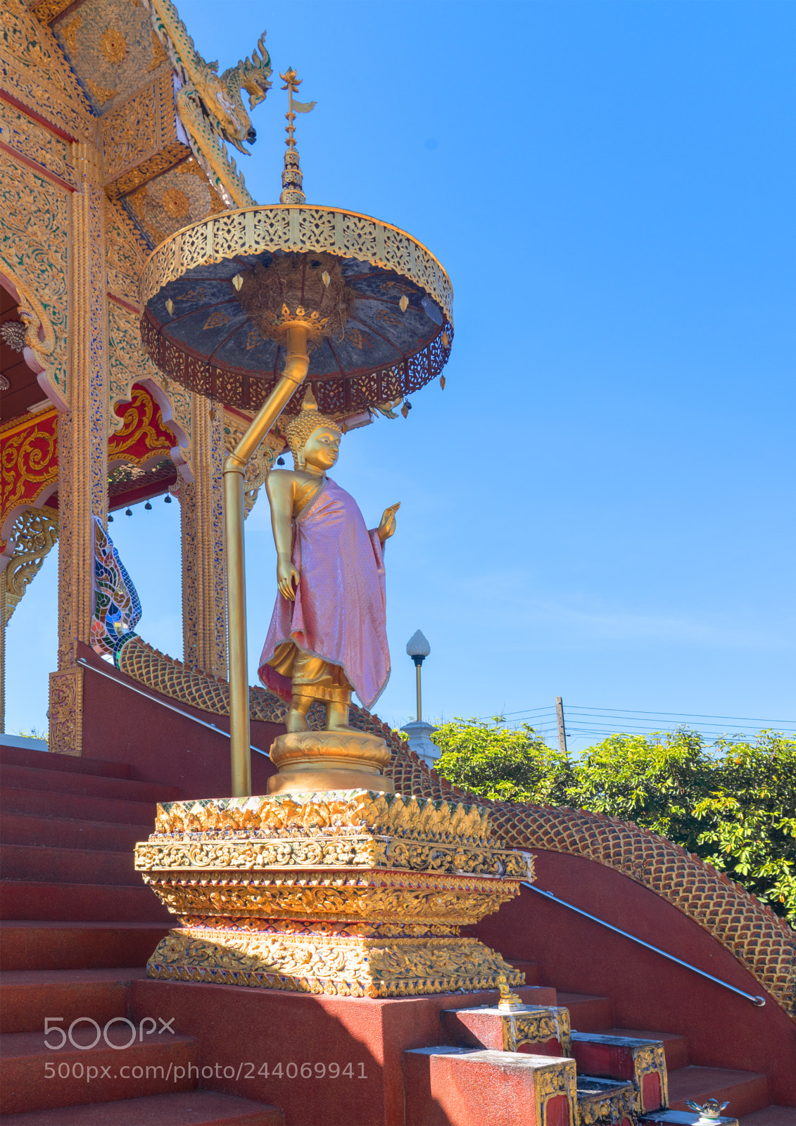 Sony a7R III sample photo. Bouddha sous parasol photography