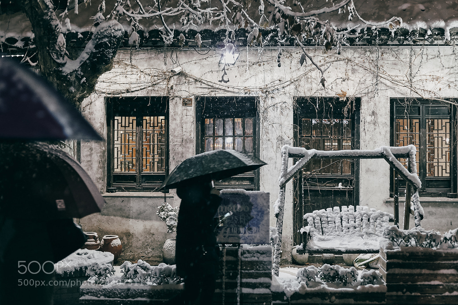 Canon EOS 5DS sample photo. In pedestrians photography