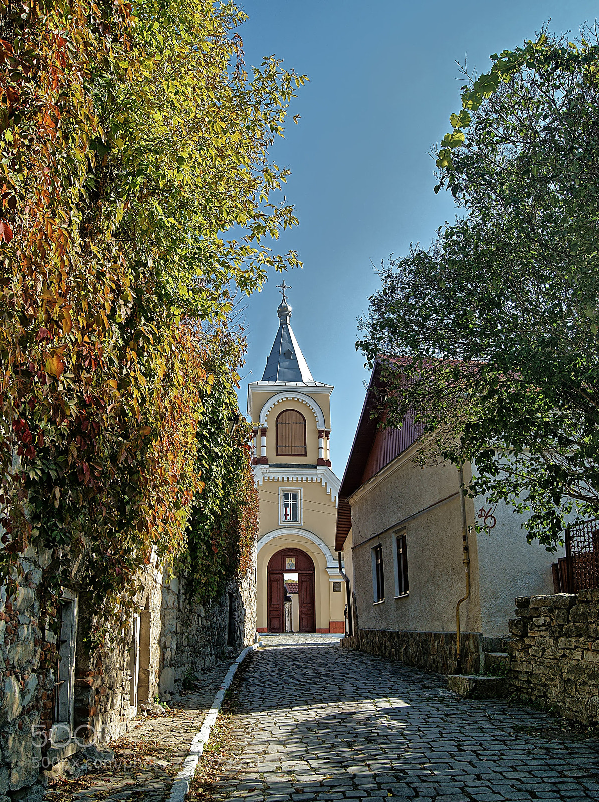 Sony SLT-A58 sample photo. Road to church photography
