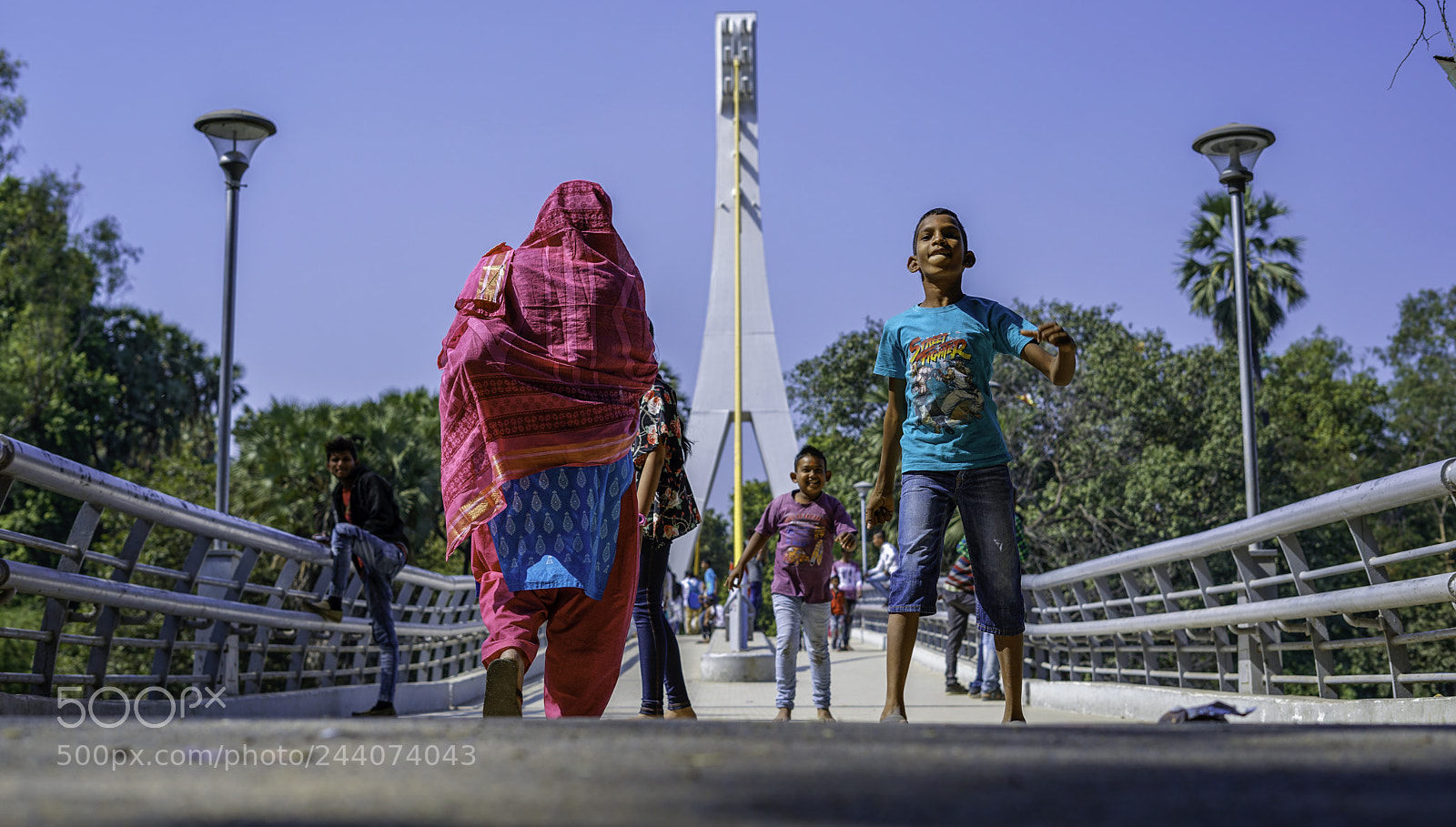 Sony a7R II sample photo. Bridge full of expression photography