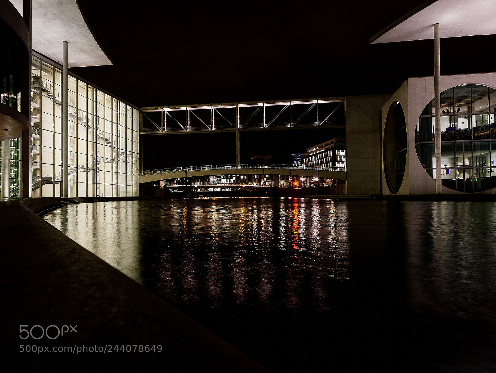 Panasonic Lumix DMC-GX85 (Lumix DMC-GX80 / Lumix DMC-GX7 Mark II) sample photo. Curve photography
