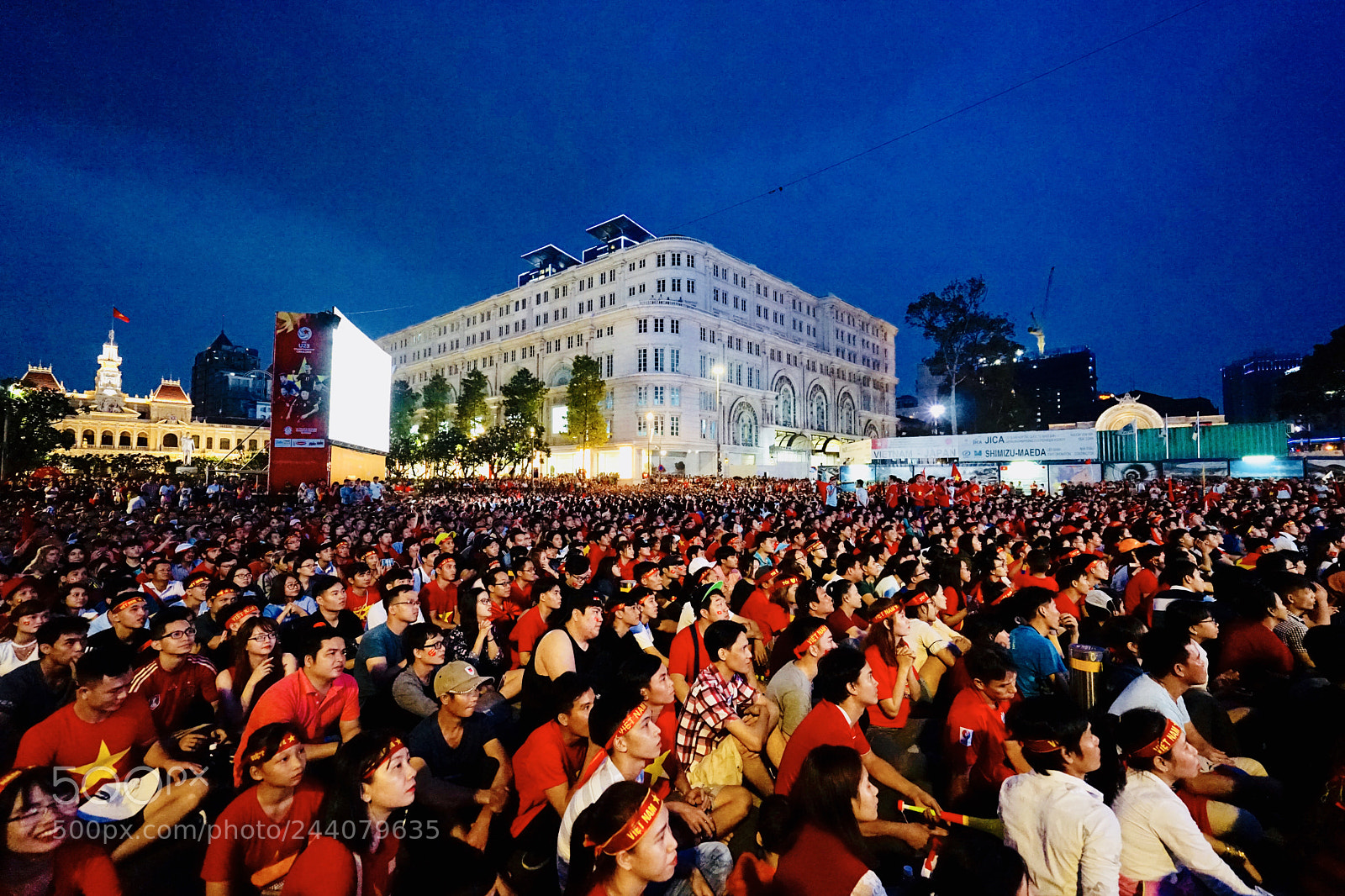 Sony a7 sample photo. Vietnam football fans photography