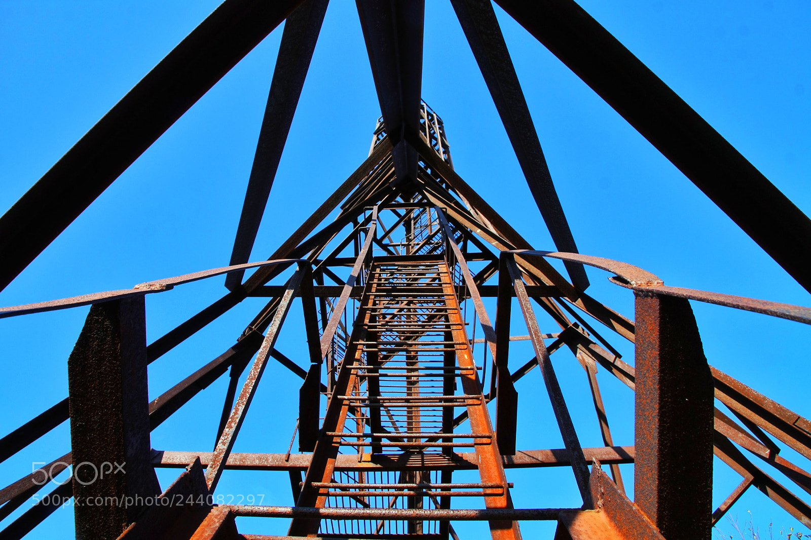 Canon EOS 450D (EOS Rebel XSi / EOS Kiss X2) sample photo. Old fire tower ussr №3 photography