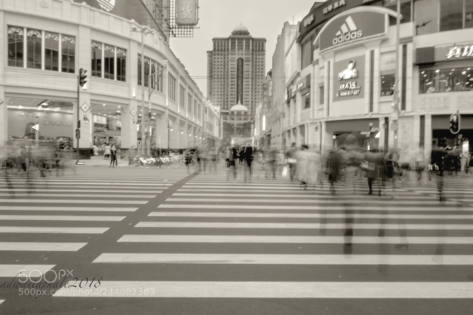 Olympus OM-D E-M5 sample photo. Busy -an illusion photography