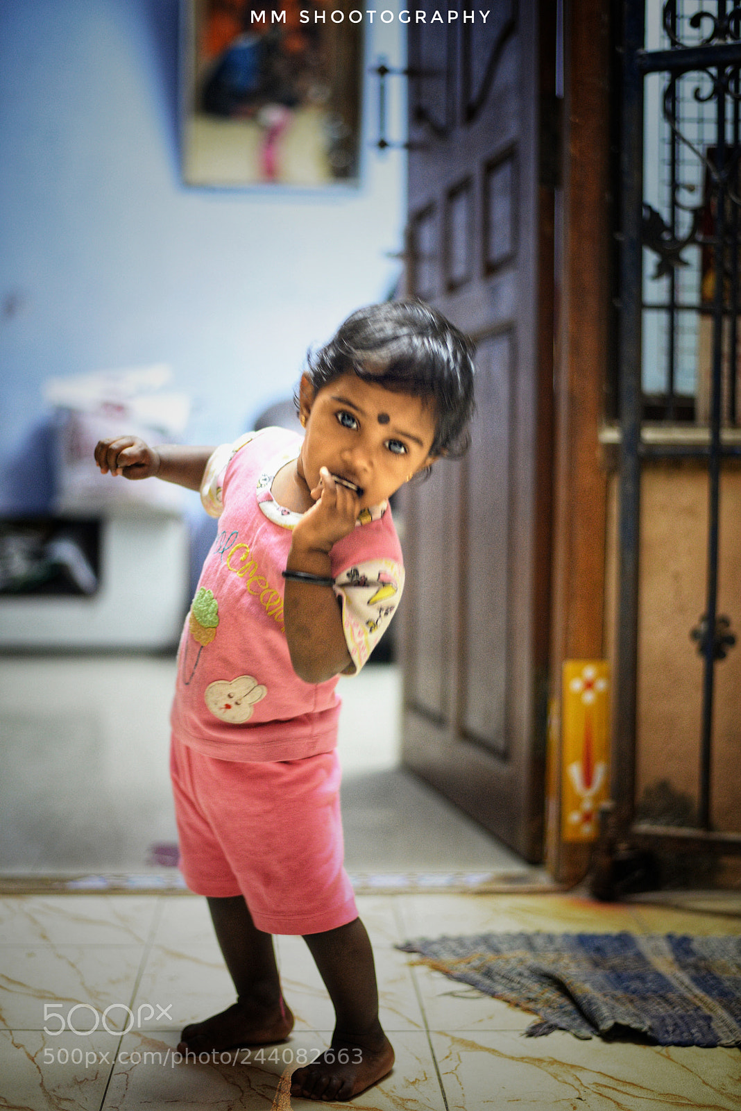 Nikon D610 sample photo. Leaning beauty photography