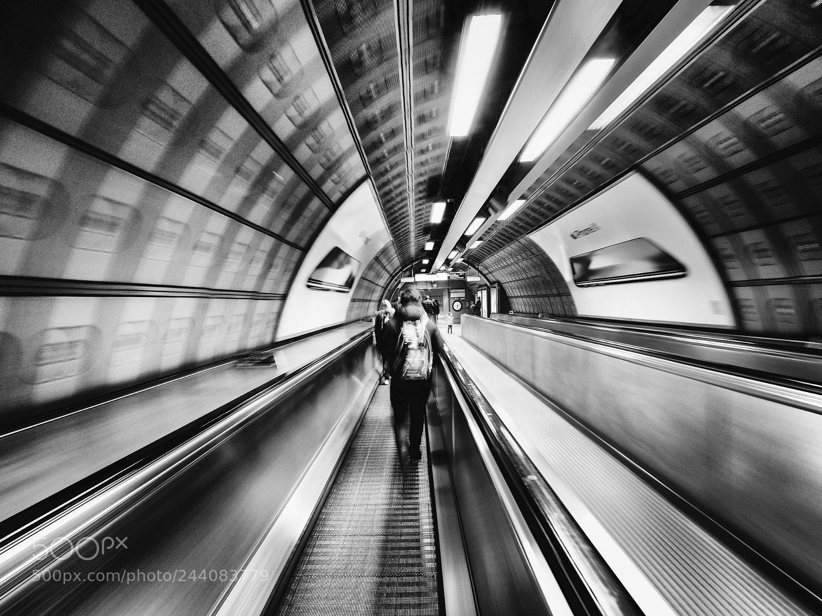 Fujifilm X-T2 sample photo. On the move photography