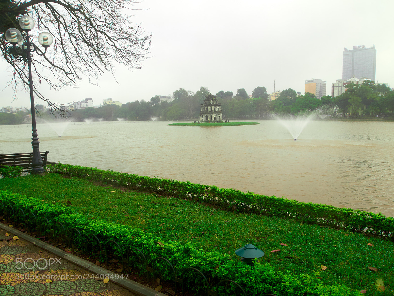 Olympus PEN E-P1 sample photo. Hoan kiem lake photography