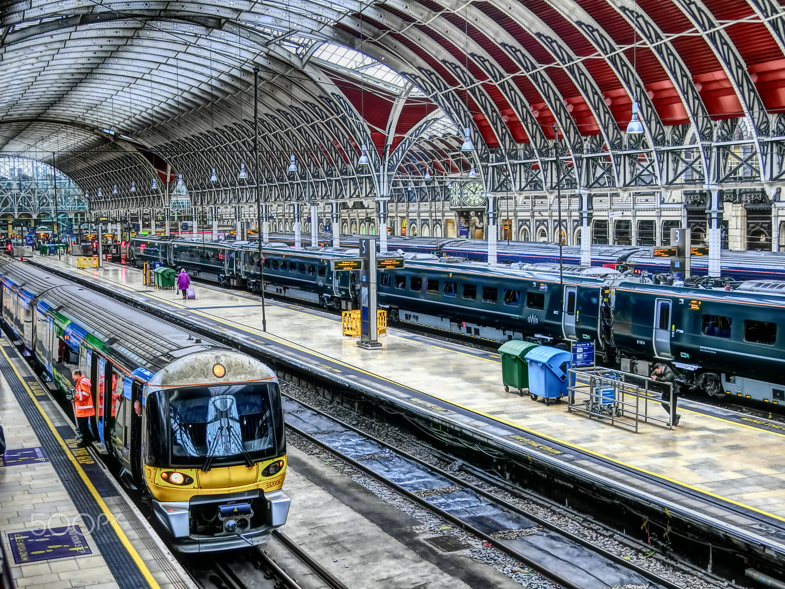 CASIO EX-100 sample photo. Paddington station photography