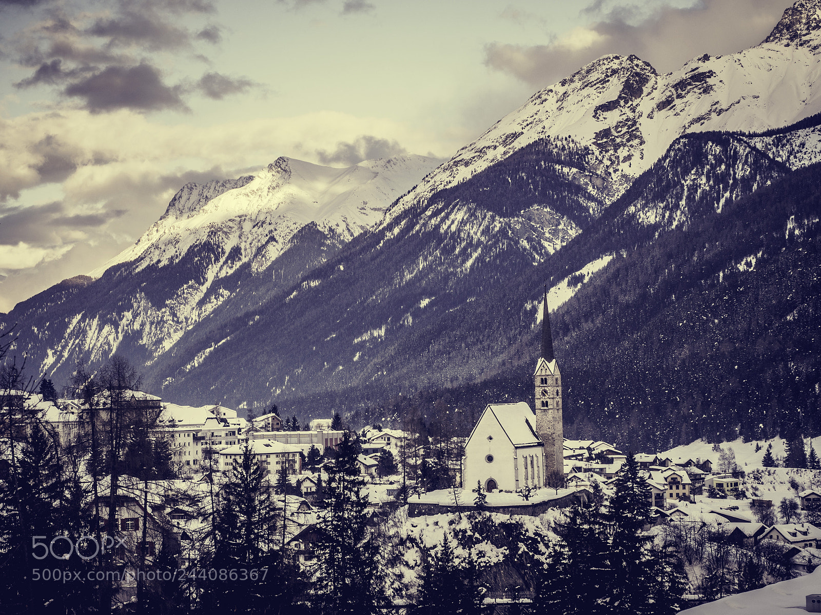 Olympus PEN E-PL7 sample photo. Scuol photography