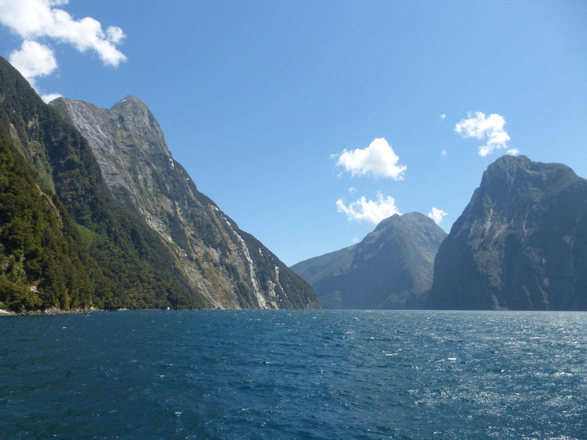 Panasonic Lumix DMC-ZS25 (Lumix DMC-TZ35) sample photo. Sunny milford sound photography