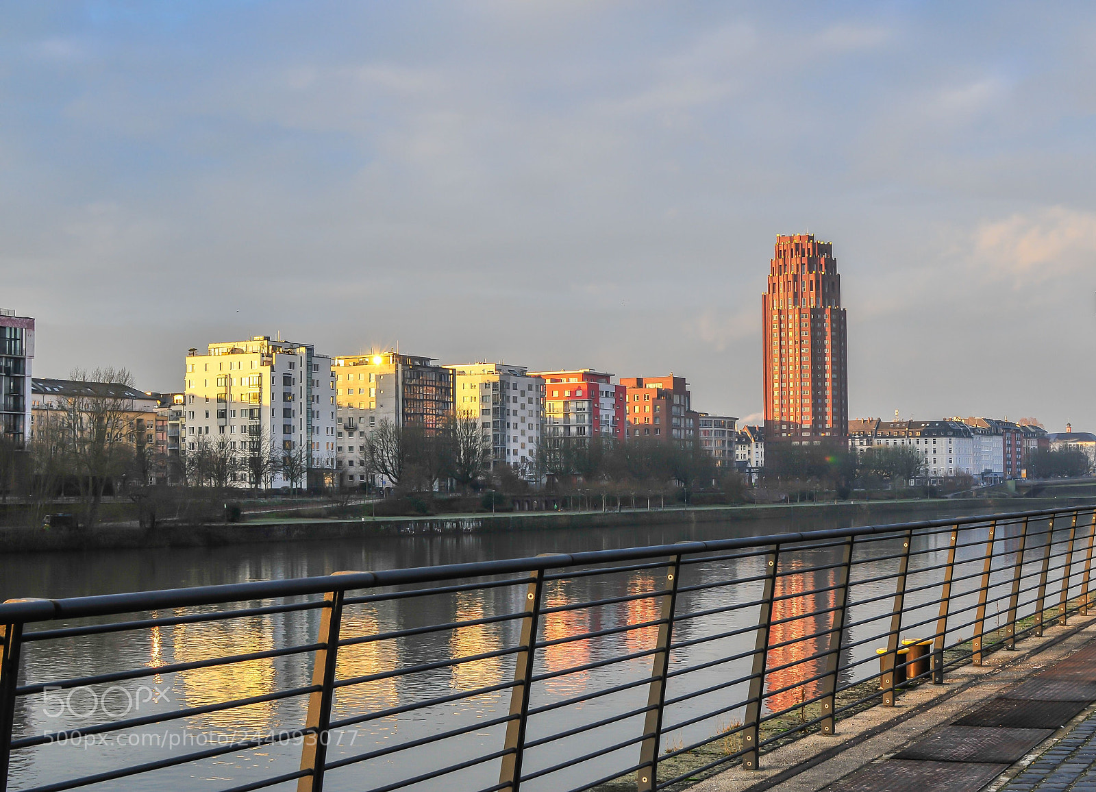 Nikon D300 sample photo. Mainufer incl main plaza photography