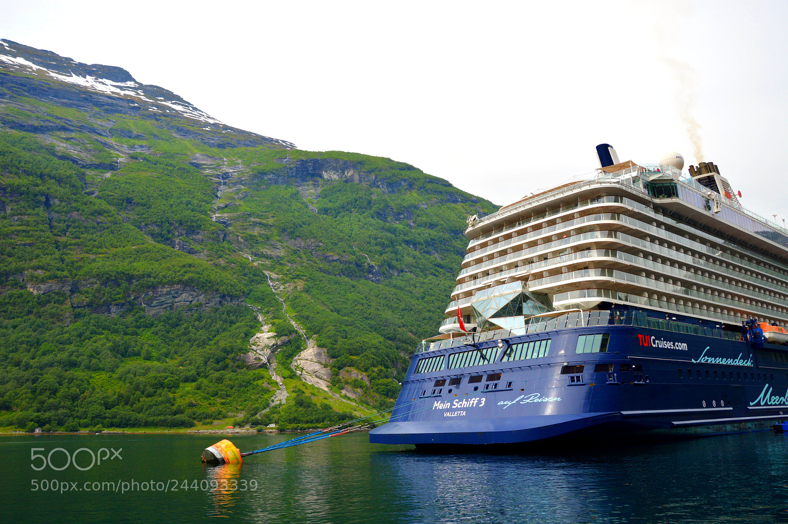 Nikon D3200 sample photo. Blue big boat photography