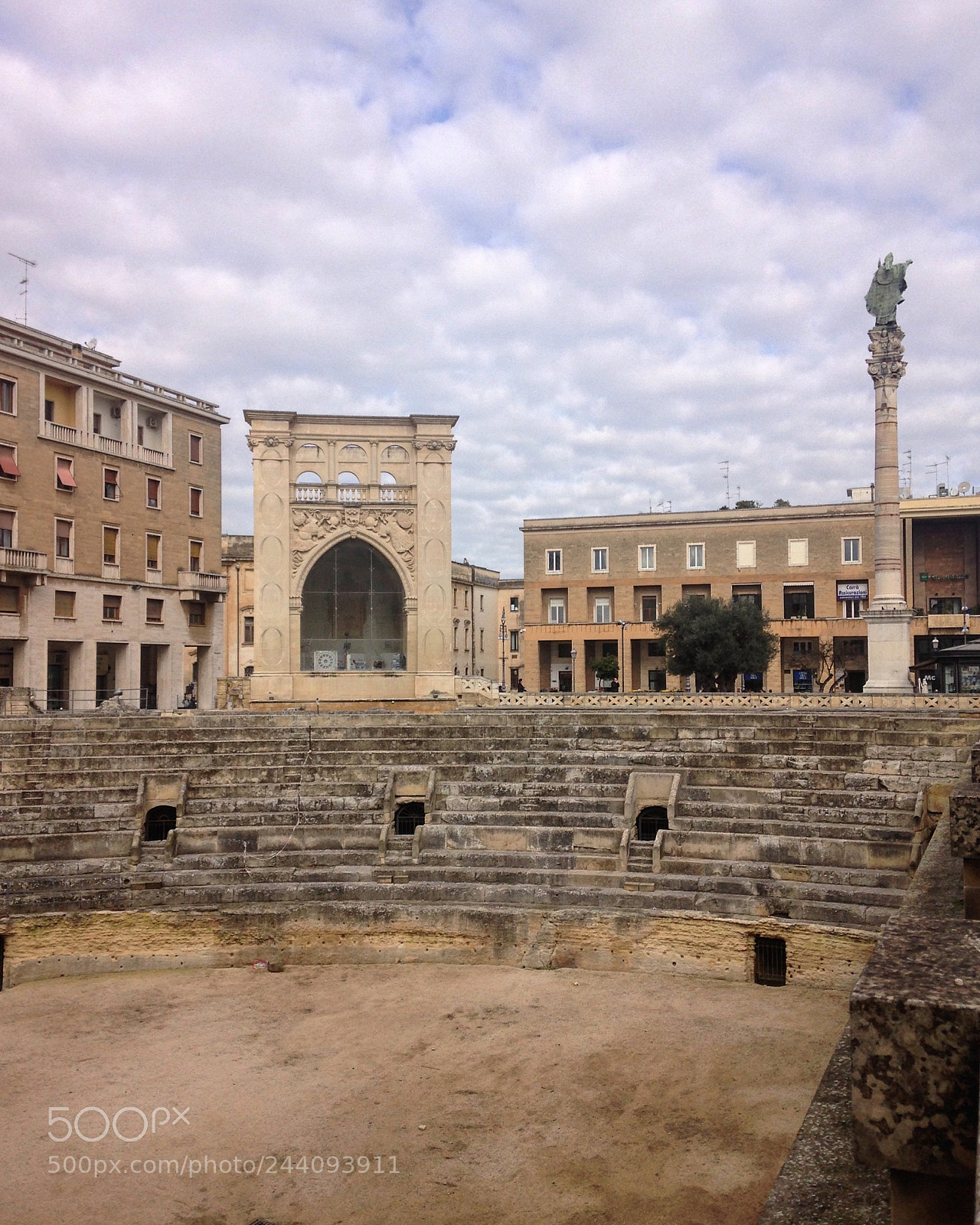 Apple iPhone 5c sample photo. Anfiteatro romano photography