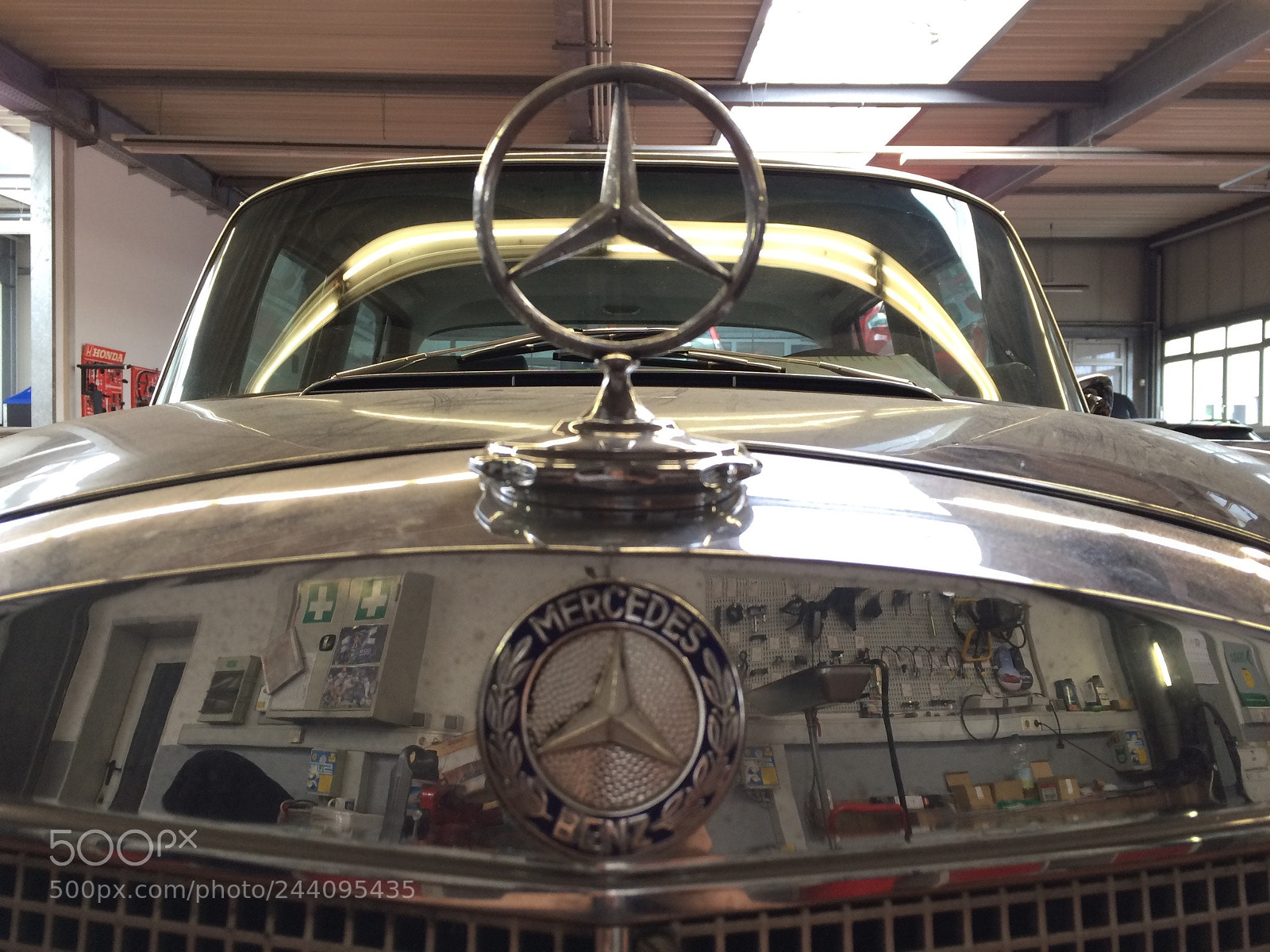 Apple iPhone 5s sample photo. Mercedes-benz 190 photography