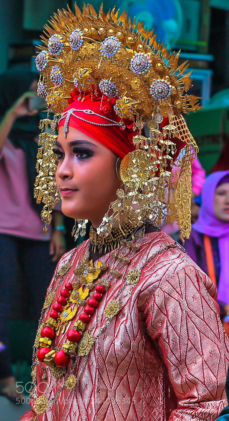 Canon EOS 600D (Rebel EOS T3i / EOS Kiss X5) sample photo. Anak daro (suntiang) photography