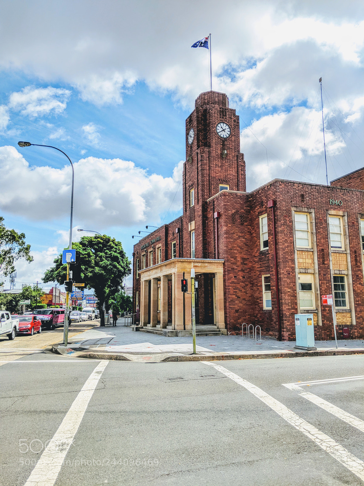 Google Pixel 2 XL sample photo. Rockdale townhall photography