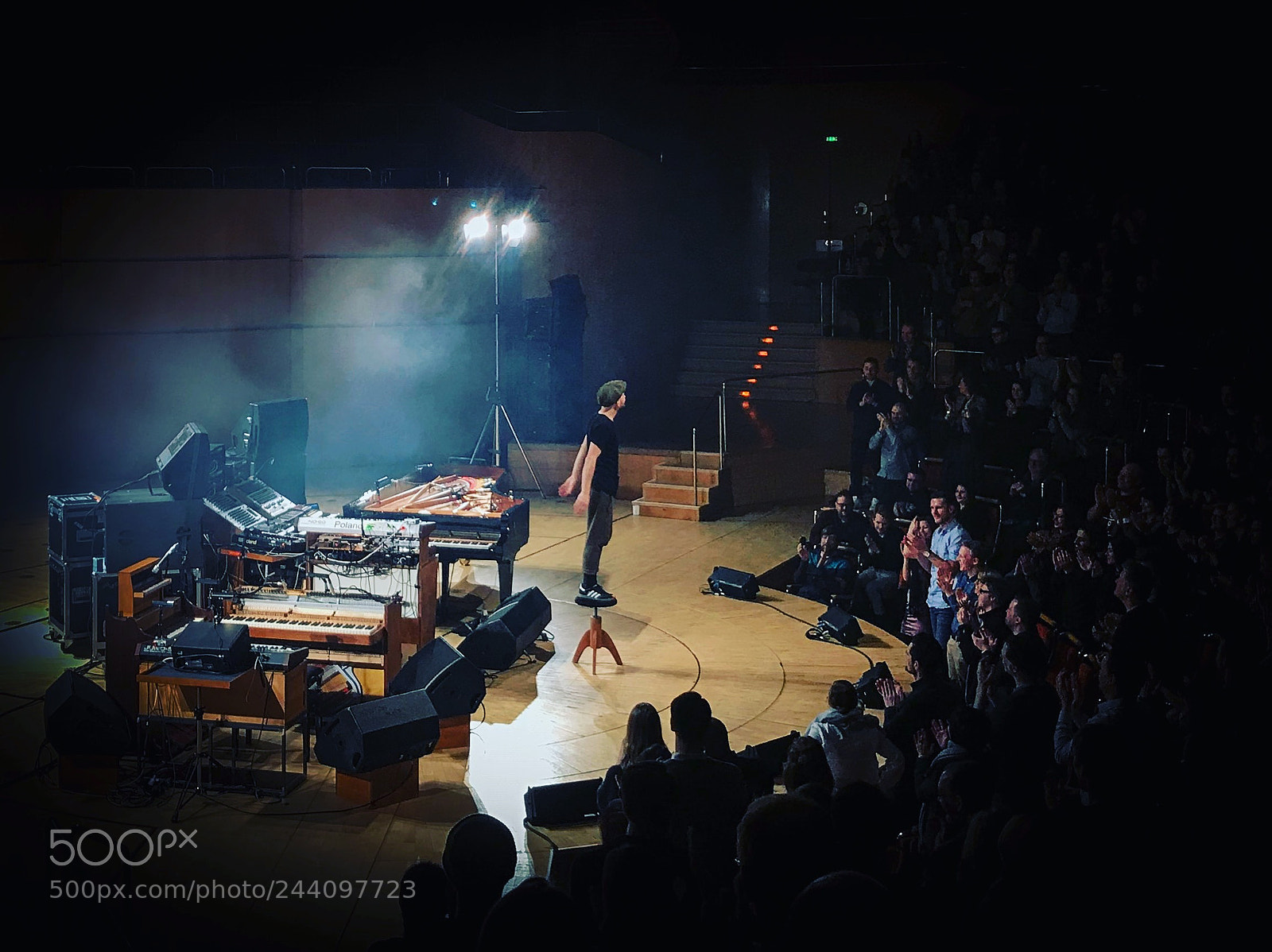 Apple iPhone 7 sample photo. Nils frahm thanking his photography