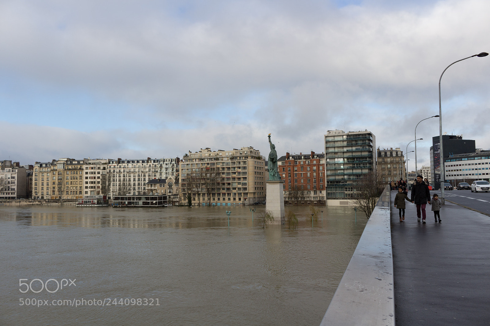 Canon EOS 100D (EOS Rebel SL1 / EOS Kiss X7) sample photo. Paris floods january 2018 photography