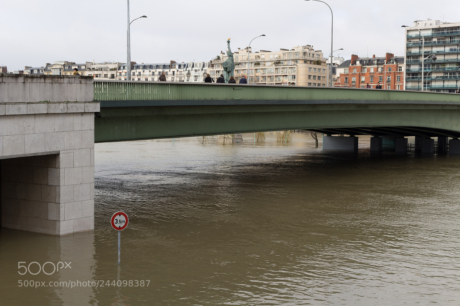 Canon EOS 100D (EOS Rebel SL1 / EOS Kiss X7) sample photo. Paris floods january 2018 photography