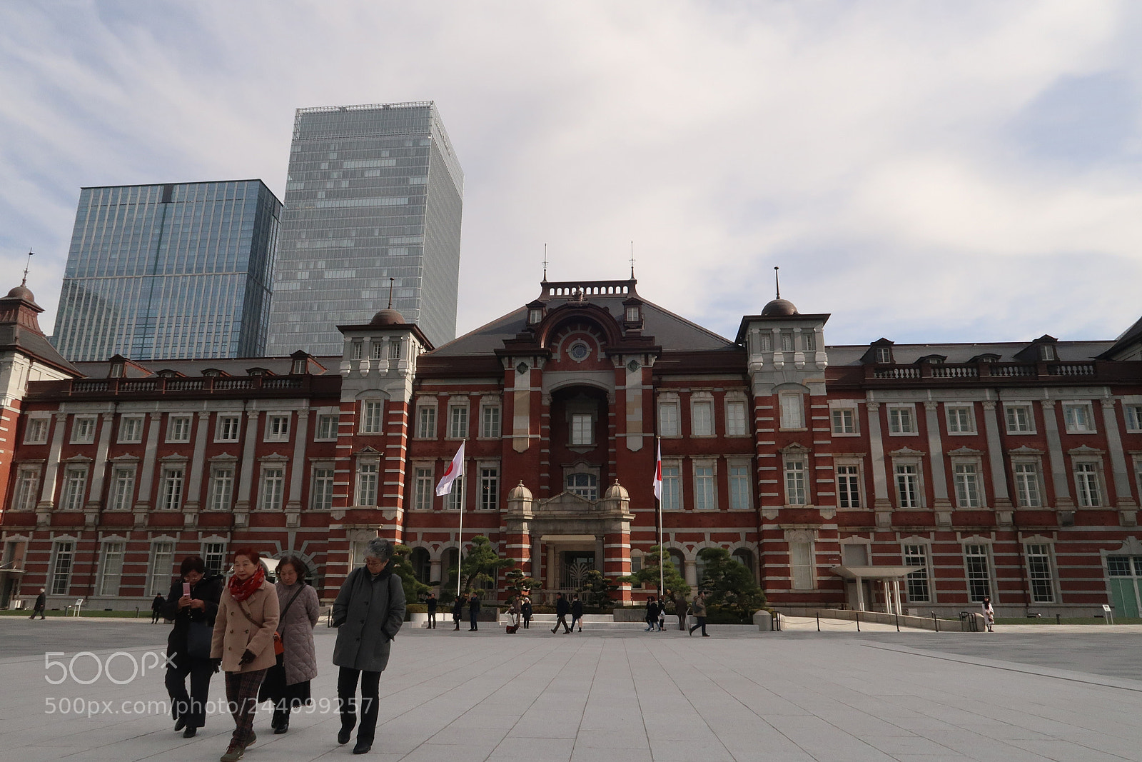 Canon PowerShot G7 X Mark II sample photo. The new year scene photography