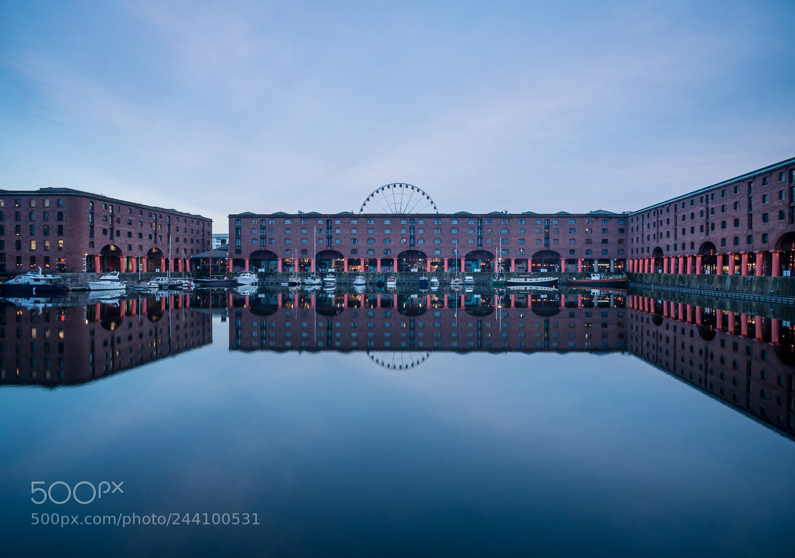 Olympus OM-D E-M5 sample photo. Albert dock photography