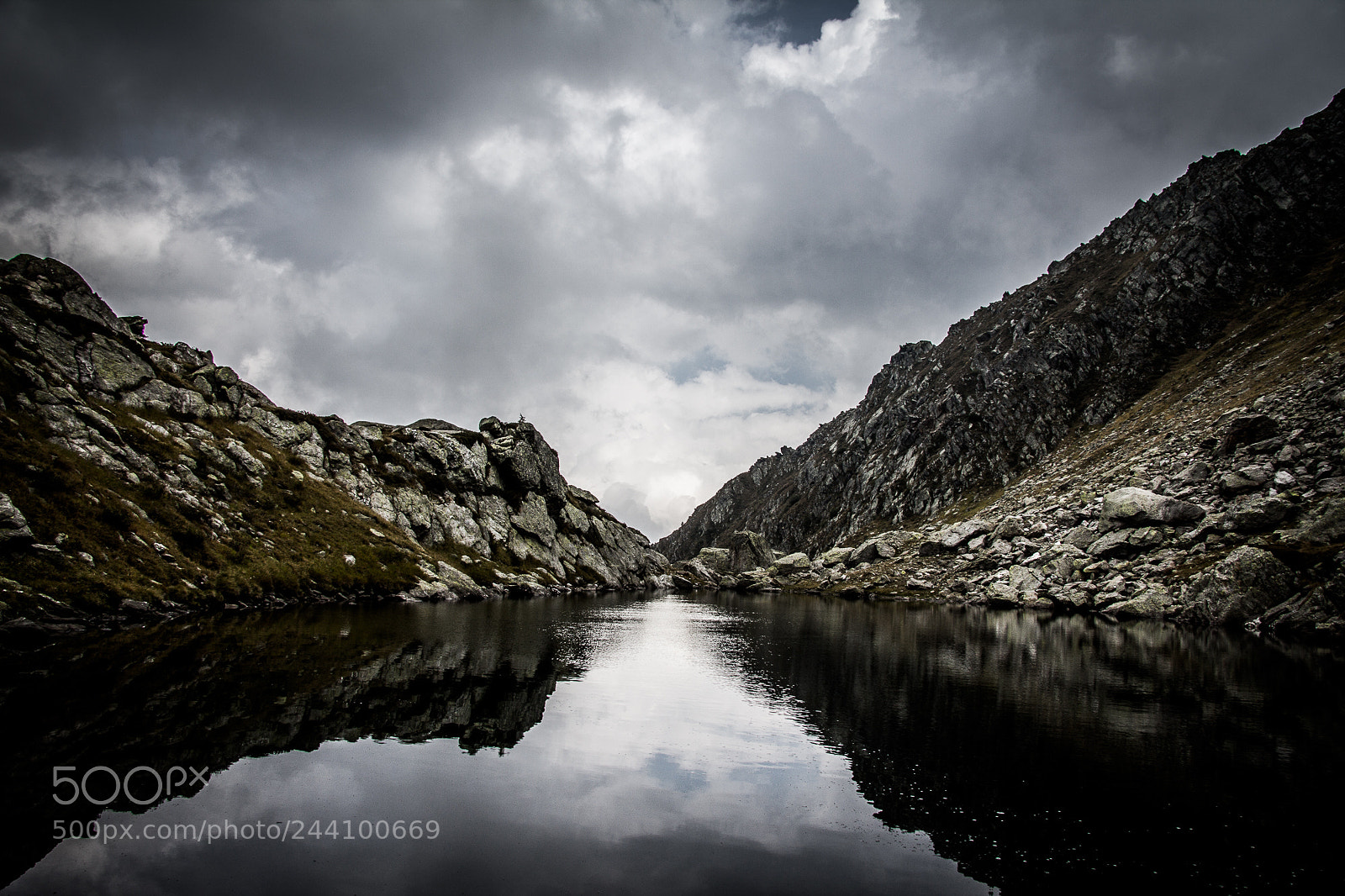 Canon EOS 60D sample photo. Mountainlake under clouds photography