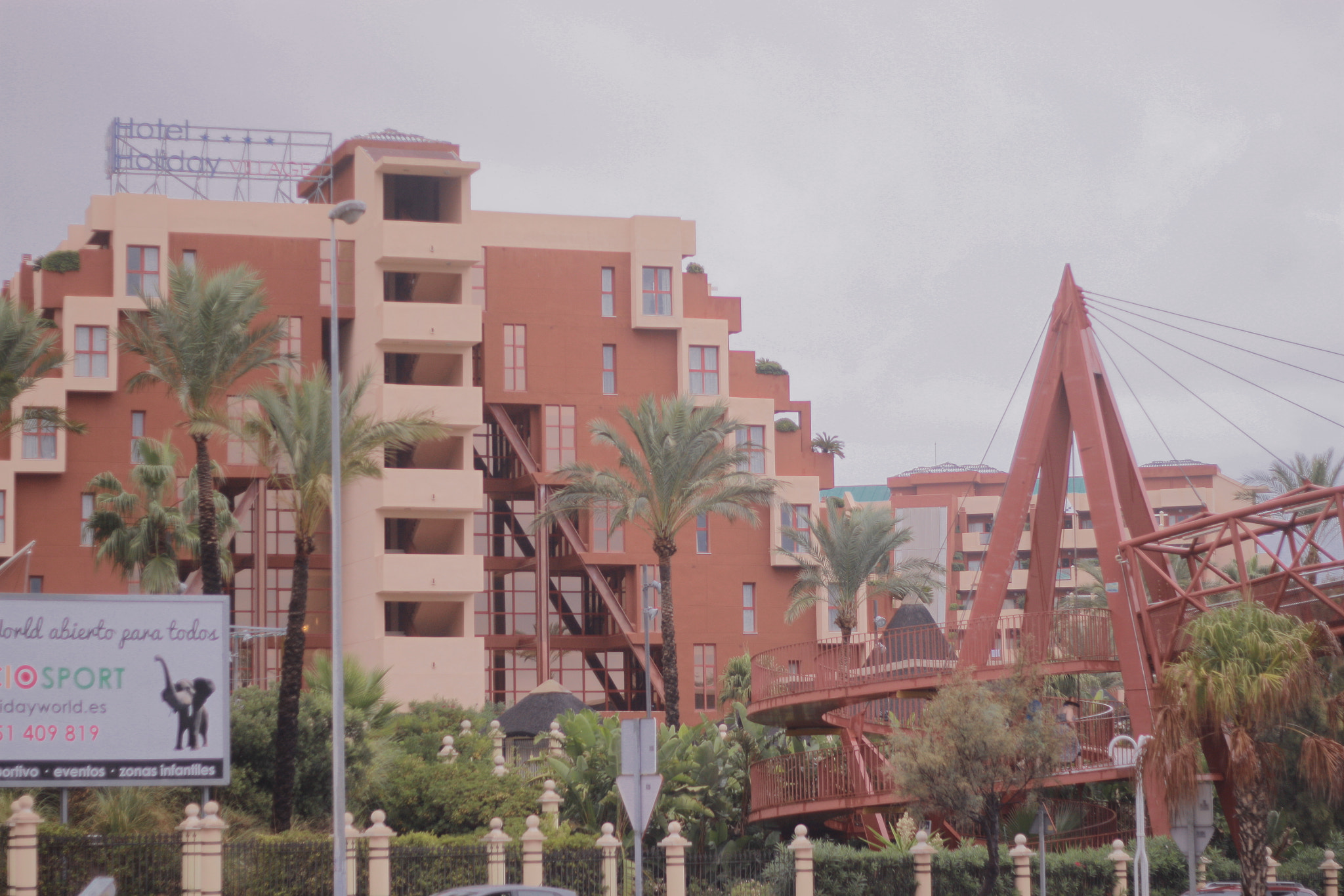 Canon EOS 500D (EOS Rebel T1i / EOS Kiss X3) + Canon EF 50mm f/1.8 sample photo. Spain 2015 photography