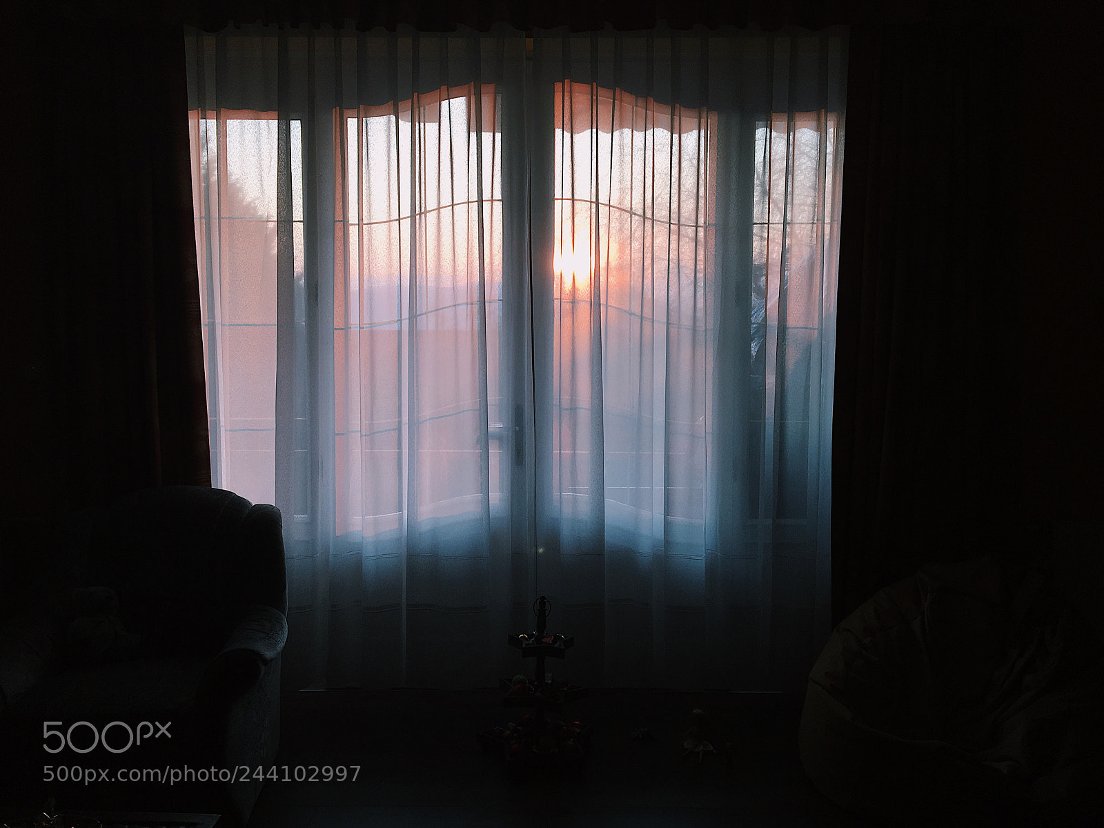 Apple iPhone 6s sample photo. Sunset through the window photography